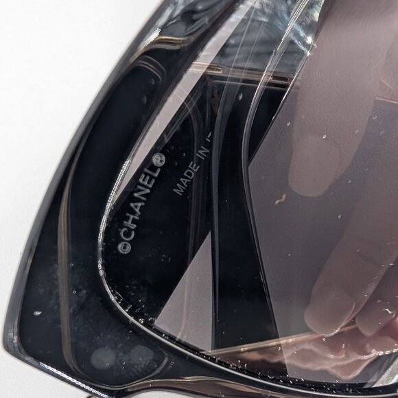 Black Sunglasses with Beaded Chain - Picture 3 of 8